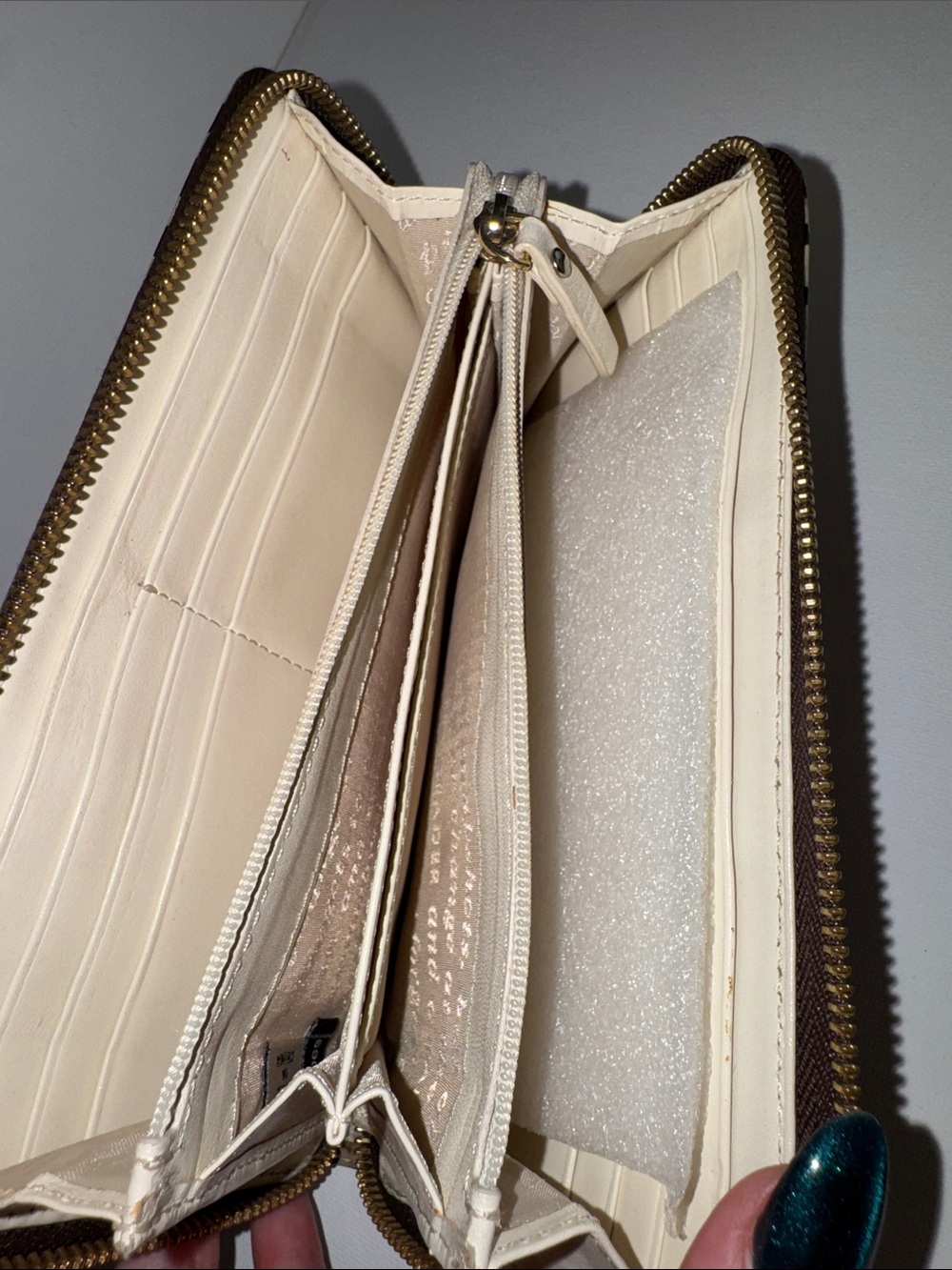 Kate Spade Daycation Lacey Wallet Storybook Lining Rare - Picture 3 of 7